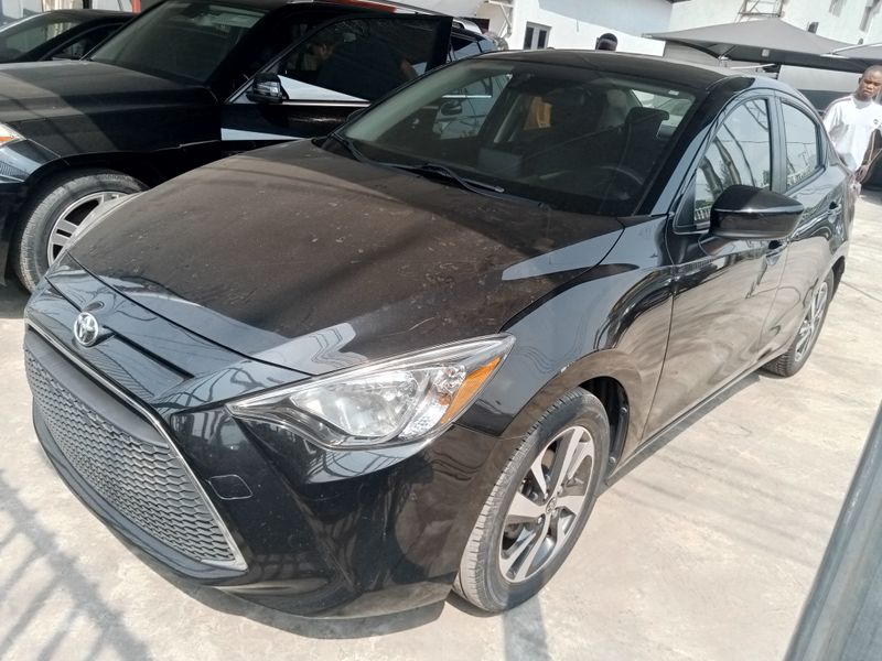 Thumbnail 5 of 2019 Toyota Yaris le